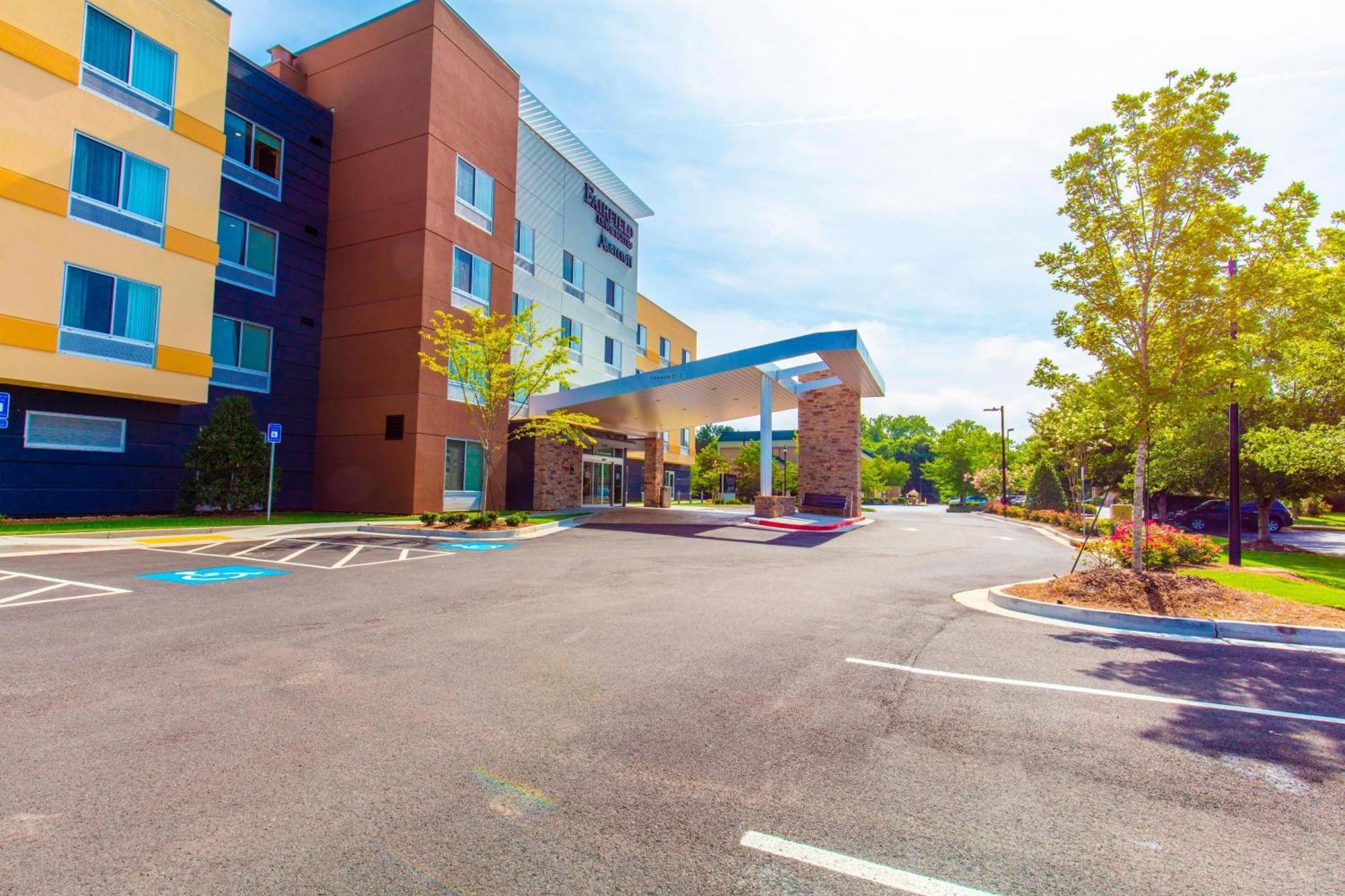 Fairfield Inn & Suites By Marriott Atlanta Woodstock Exterior photo